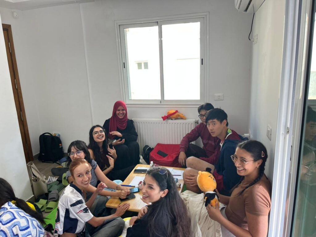 7d3fe929-21c8-4c4c-acb4-5a97b700c9ba